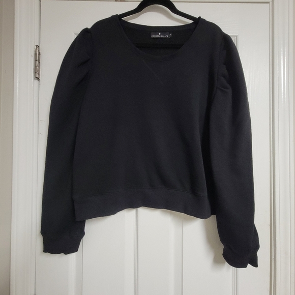 Pomader Place Tuckernuck Puff Long Sleeve Crewneck Top. - Picture 1 of 9